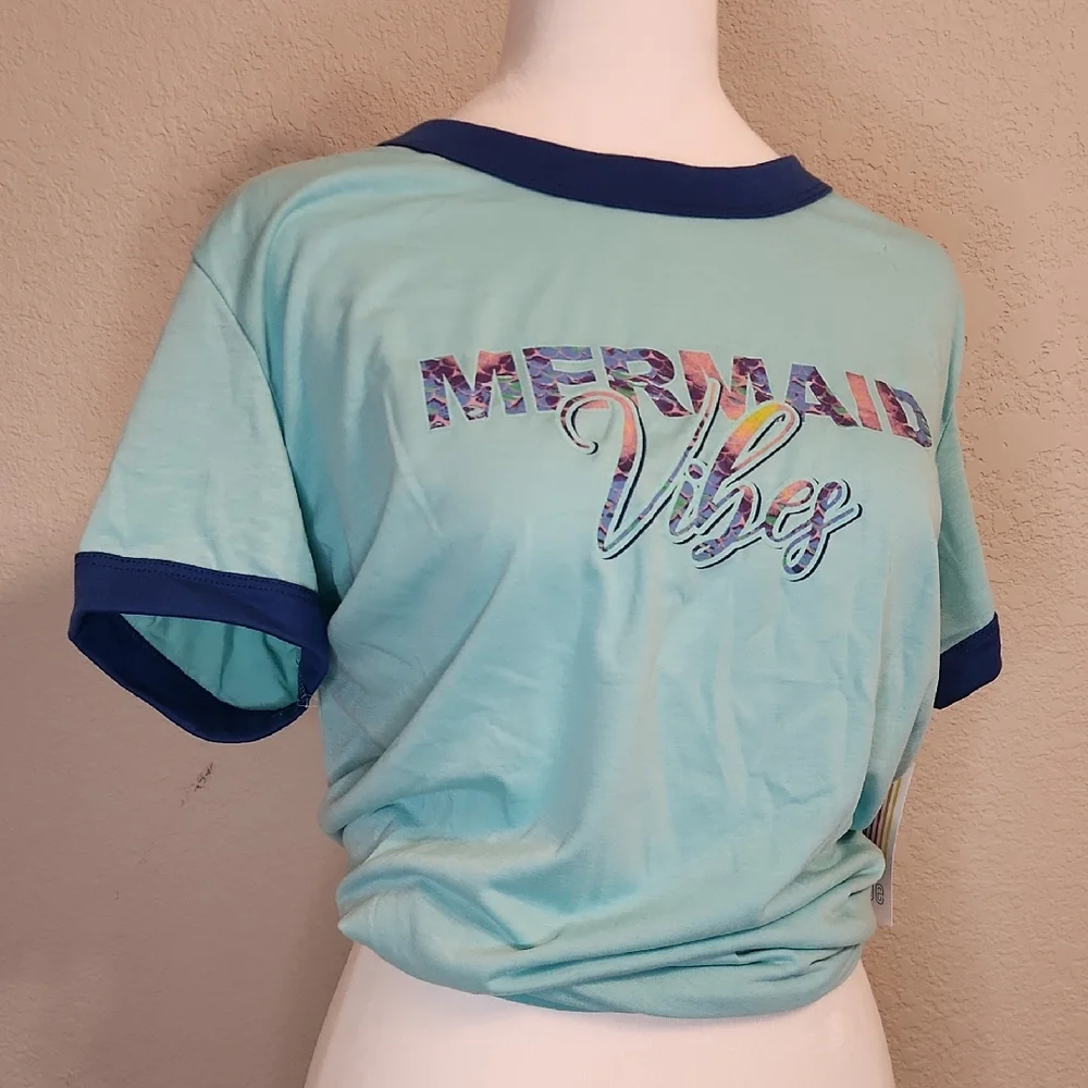 Lularoe Liv Mermaid Vibes Graphic T-Shirt NWT Medium - Picture 1 of 6